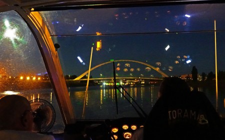 La réflexion des cadrans sur la verrière du bateau. On arrive au terme de la visite