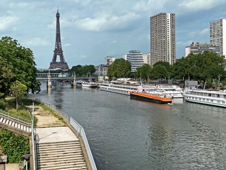 Le MS Renoir (110 m de long !) nous attend sur les quais de Seine.